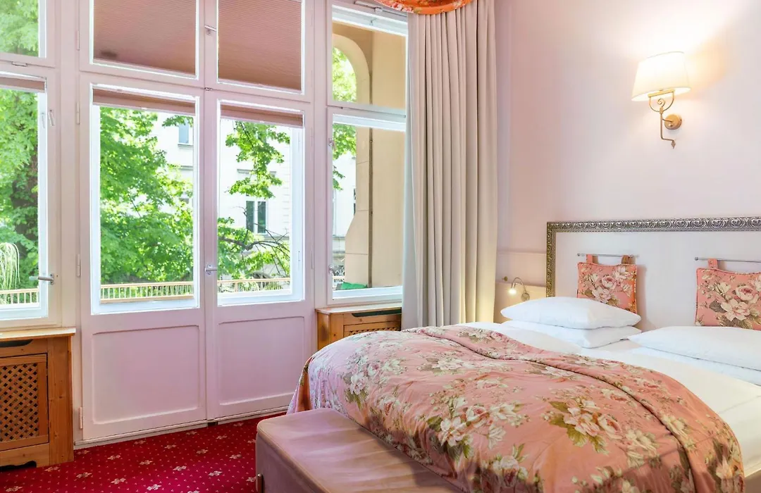Hotel Augusta Am Kurfuerstendamm-1