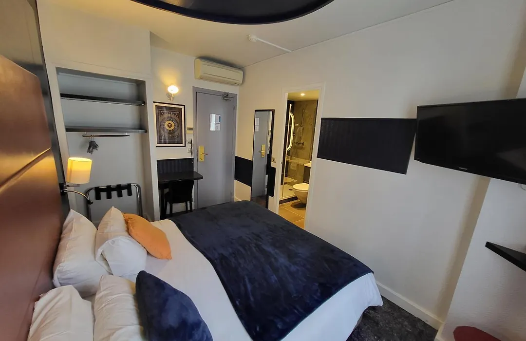 Accueil Hotel Paris Pigalle Montmartre - Hotel Renove-1