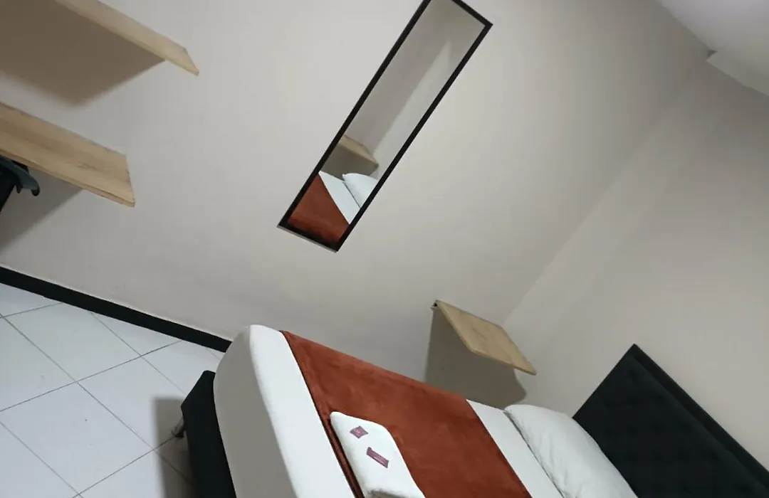 Hotel Picasso 70-1