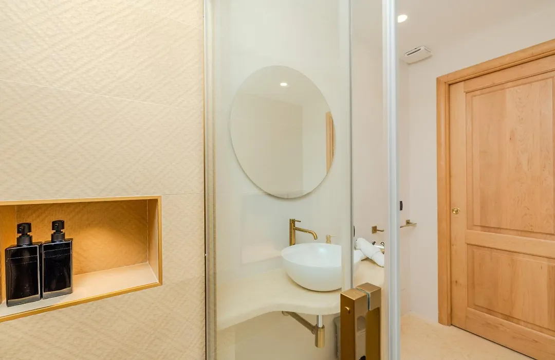Antares Rooms And Suites-1