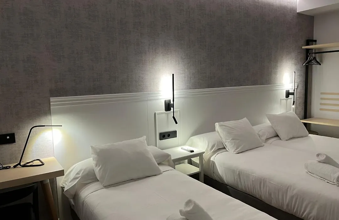 Príncipe de Vergara Rooms by Clabao-1