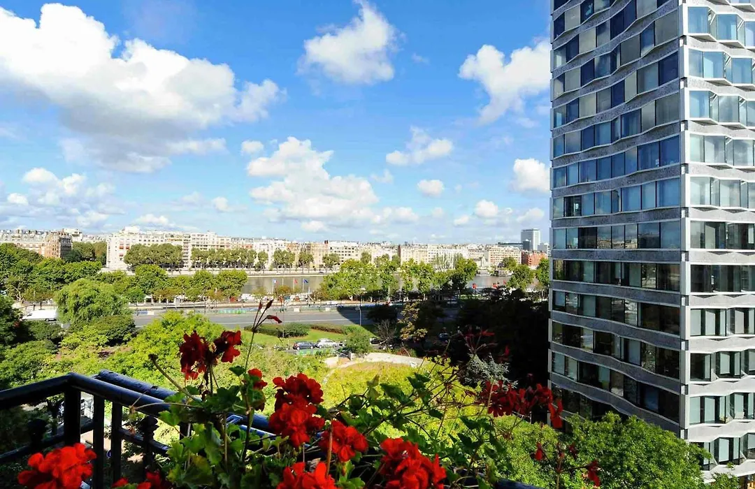 Mercure Paris Tour Eiffel Pont Mirabeau-1