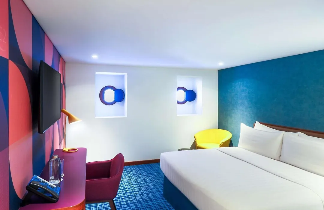 Queen Elizabeth 2 Hotel-1