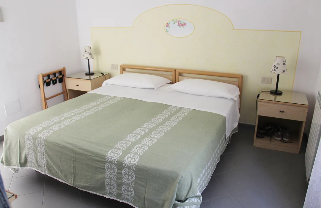 Hotel Villa Cecilia-1