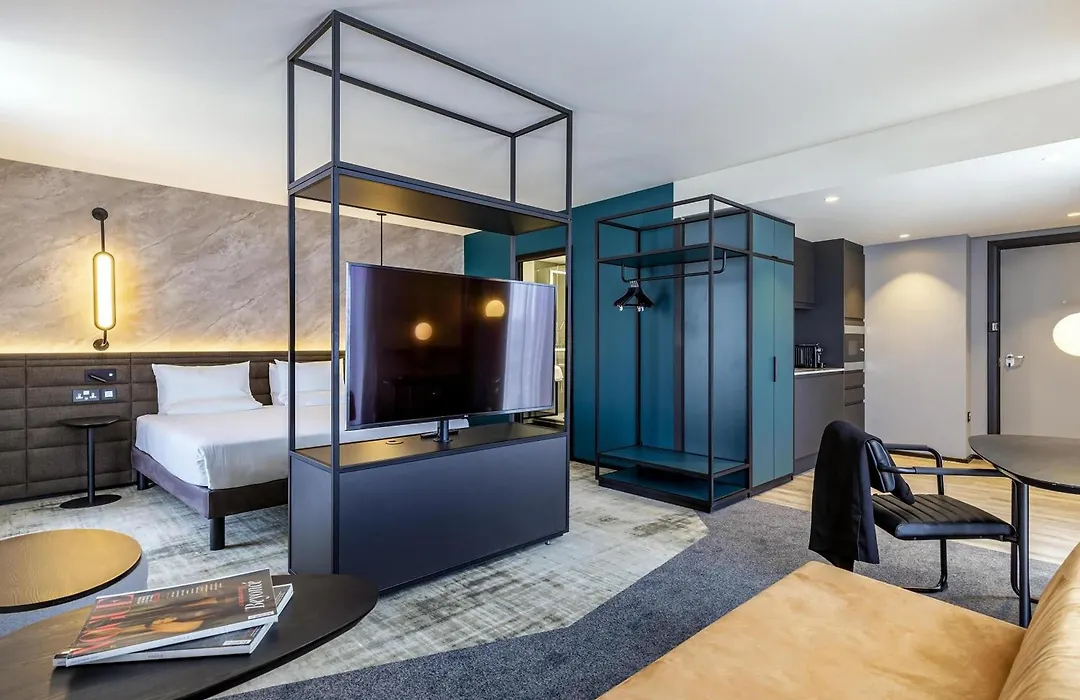 Novotel Liverpool Paddington Village-1