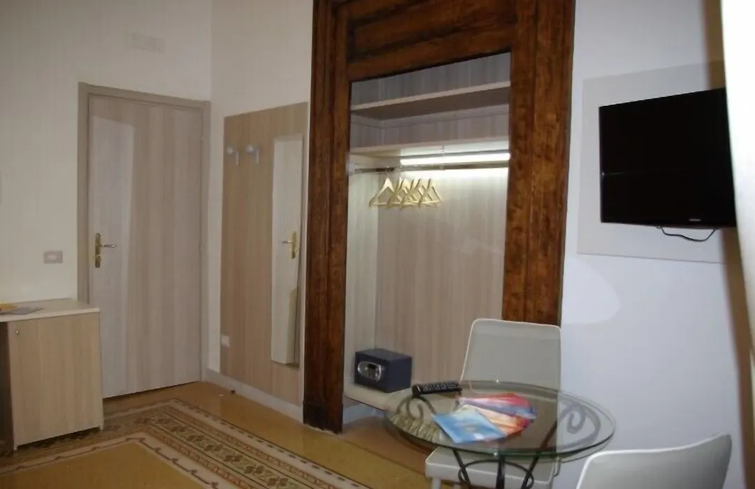 B&B Napolimilionaria Foria 242-1