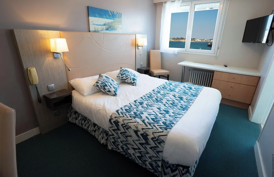 Hotel De La Mer-1