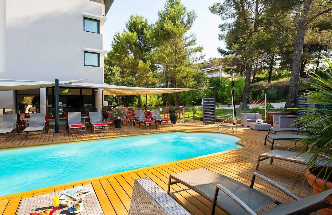 Best Western PLUS Hôtel de l'Arbois-1