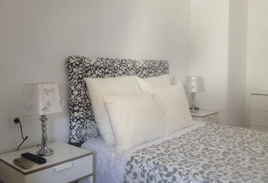Hostal Montilla Sotogrande-1