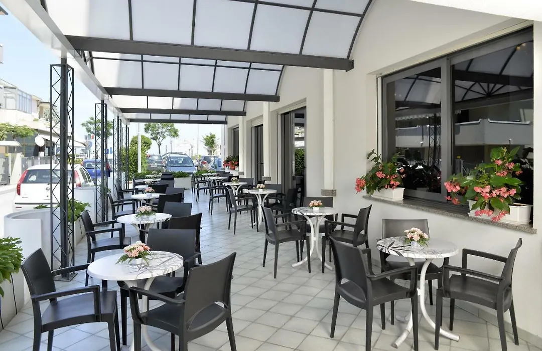 Hotel Ciondolo D'Oro 5 minuti da Rimini Fiera CON PARCHEGGIO INCLUSO-1