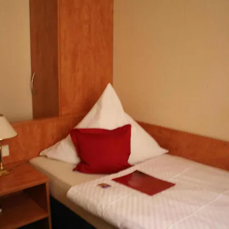 Hotel-Pension Adler Untertürkheim-3