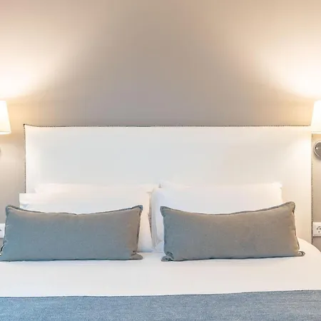 Chroma Fashion Rooms & Apartments-2