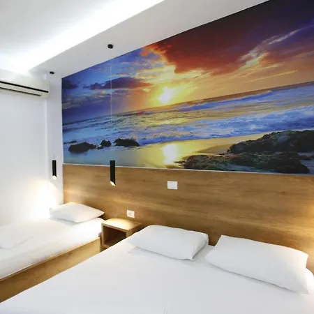 Ksamil Central Park Hotel-2