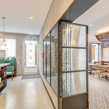 7 Bridges Estudios- Porto-Houses And Suites-3