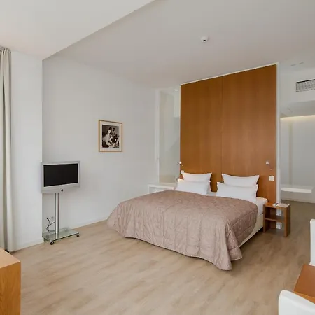 Ellington Hotel Berlin-3