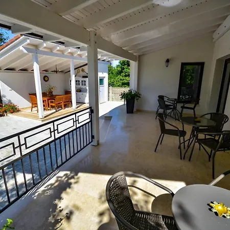 Casa Mora-2