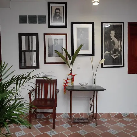 Hostal La Comedia-3