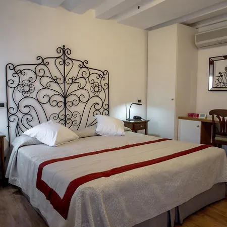 Hotel Antigo Trovatore-3