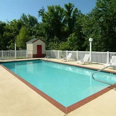 Quality Inn & Suites I-40 East-2