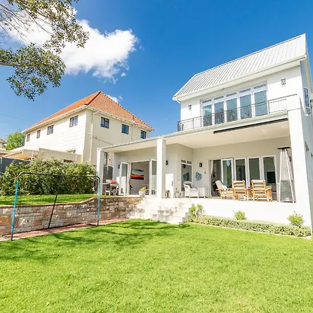 Spacious Guest Apartment In Rondebosch-2