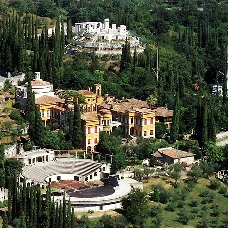Bike Hotel Touring Gardone Riviera & Wellness-3