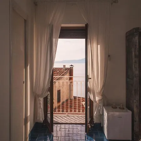 La casa nel borgo-2