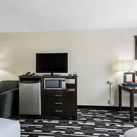 Bricktown Hotel & Extended Stay-3
