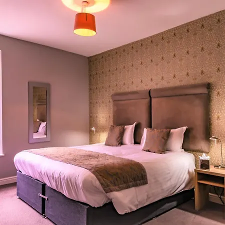 The Lamplighter Dining ~ Rooms-2