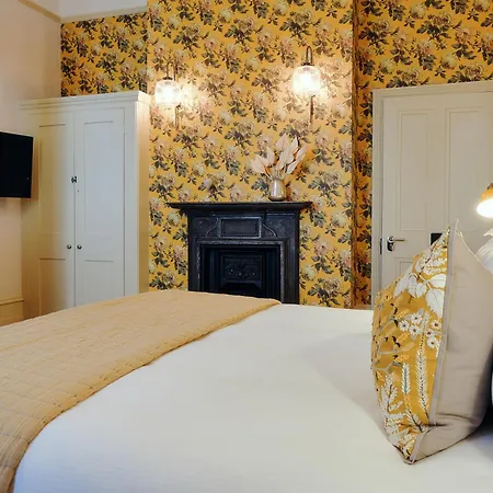 The Black Lion Pub & Boutique Guesthouse-2