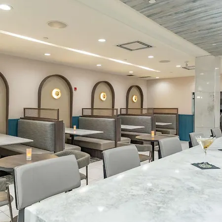 Hilton Garden Inn Toronto/Brampton-2