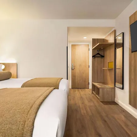Super 8 By Wyndham Chester East-2