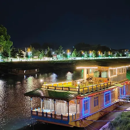 Houseboat Karima Palace-3