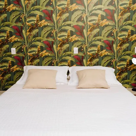 Cris Hotel-3
