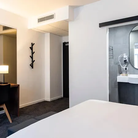 Aris Grand Place Hotel-3