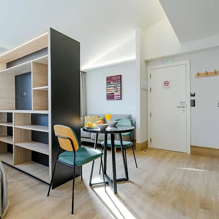 Feelathome Ventas Suites-3