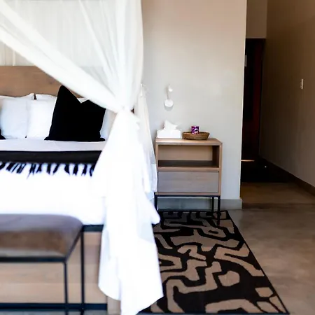 Little Kubu Lodge-3