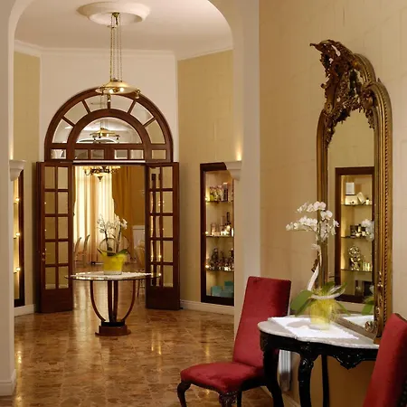 Grand Hotel Royal-3