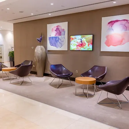 Premier Inn Abu Dhabi Airport Business Park-3
