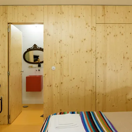 14º Esquadra — Cais Das Pedras Guest House-3