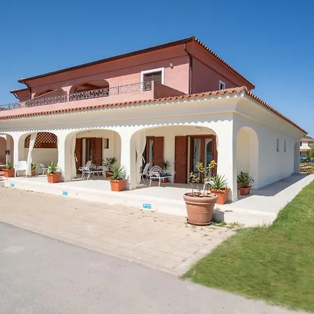 Ambra Holiday Rooms - Rooms & Beach-2