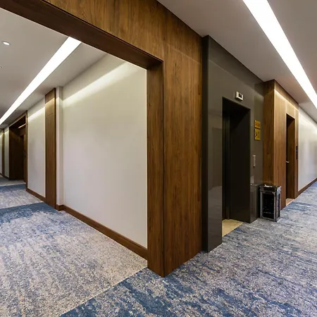 Voyage Hotel & Suites-2