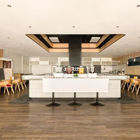 Holiday Inn Brighton Seafront By Ihg-3