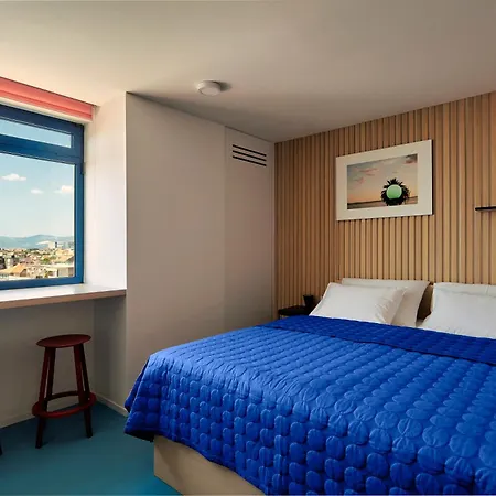 Horizon Luxury Suites & Design Rooms-3