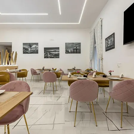 Hotiday Room Collection - Napoli Sant'Arcangelo-3