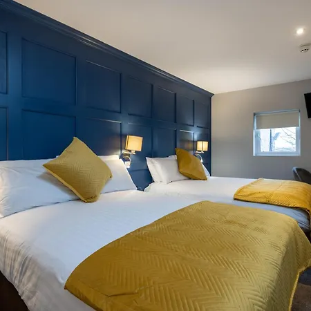 Ewings Bar & Self-Catering Accommodation-3