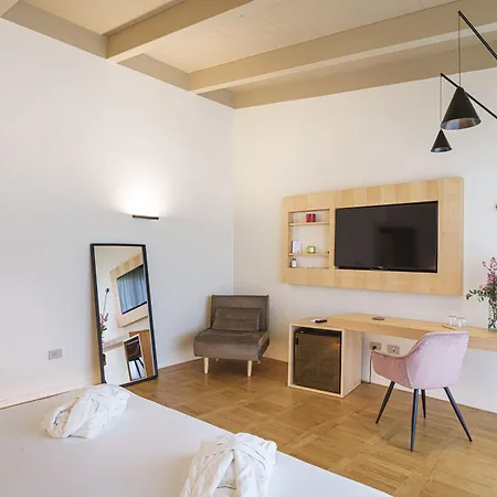 Uefio - Luxury Suites-2
