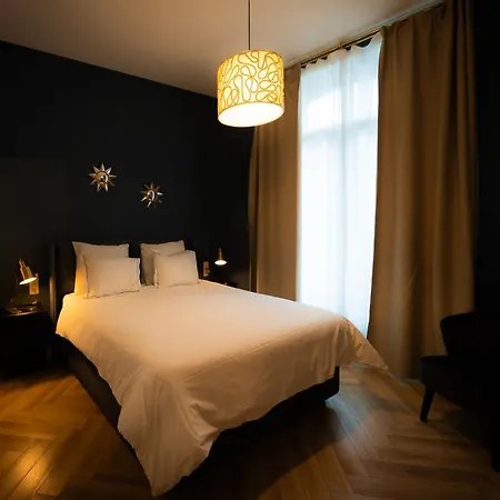 Hotel Grand Place-3