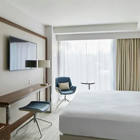 Courtyard By Marriott Oxford City Centre-2