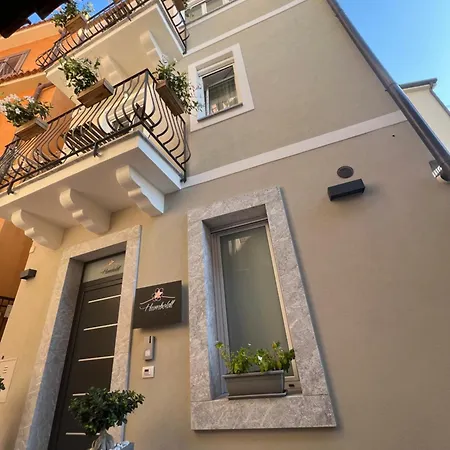Humboldt Luxury Rooms Taormina-2