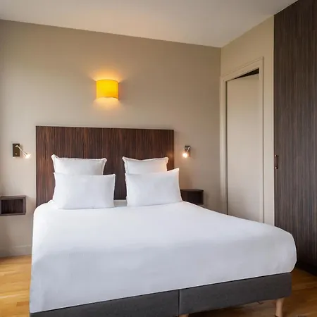 Hotel Helzear Champs-Elysees By Esteem-3